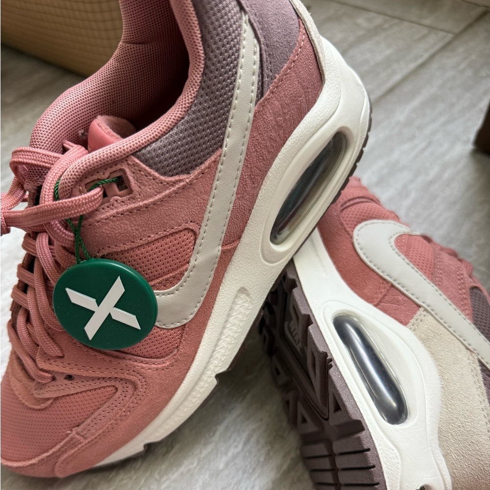 Nike command woman